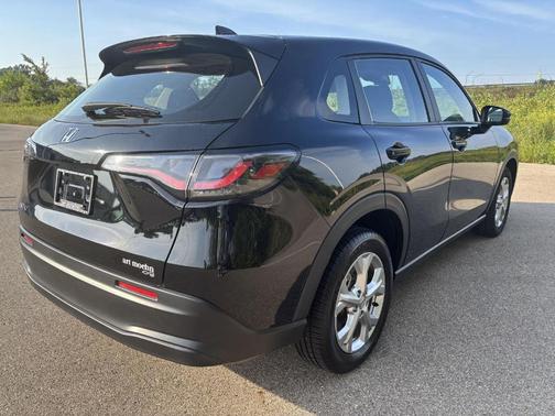 Crystal Black Pearl 2025 Honda HR-V LX