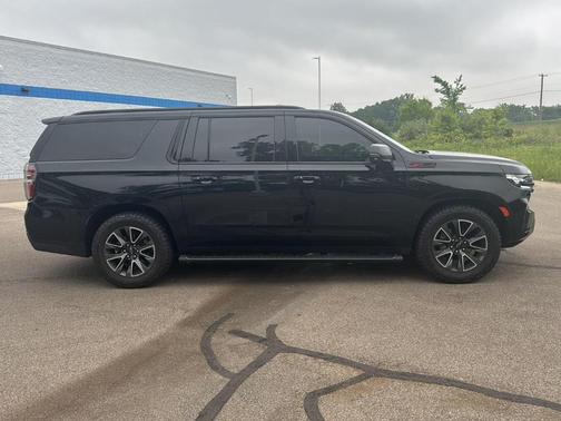 Black 2023 Chevrolet Suburban Z71