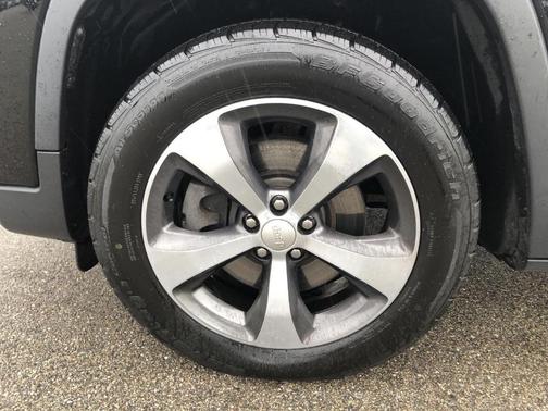 Diamond Black 2020 Jeep Cherokee Limited