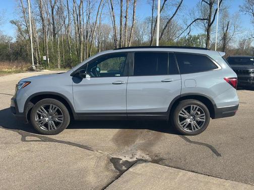 Sonic Gray Pearl 2022 Honda Pilot Sport