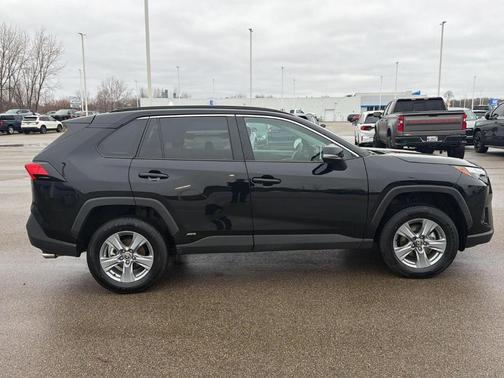 2025 Toyota RAV4 Hybrid XLE