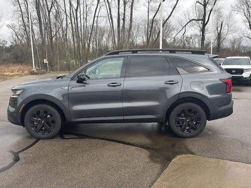 Gray 2022 Kia Sorento X-Line S
