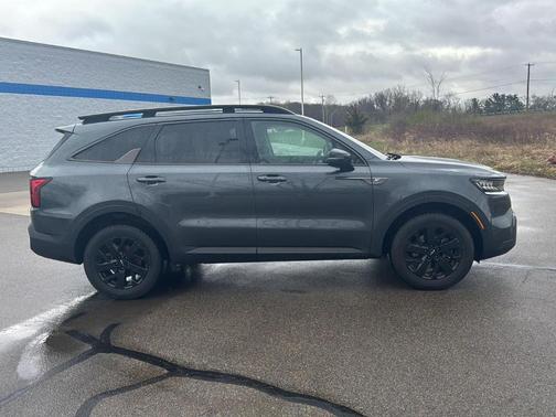 Gray 2022 Kia Sorento X-Line S