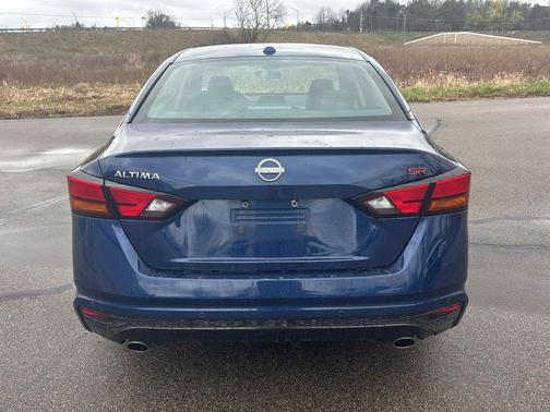 Deep Blue Pearl 2024 Nissan Altima 2.5 SR