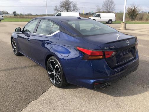 Deep Blue Pearl 2024 Nissan Altima 2.5 SR