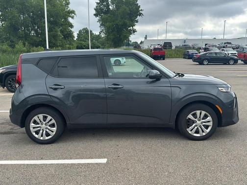 Gravity Gray 2022 Kia Soul LX