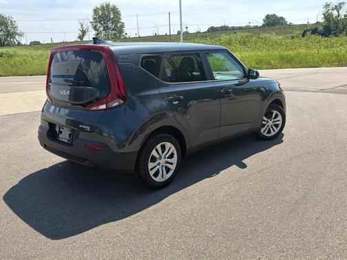 Gravity Gray 2022 Kia Soul LX