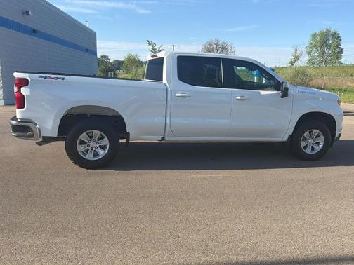 Summit White 2025 Chevrolet Silverado 1500 LT