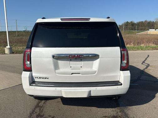 White Frost Tri-Coat 2019 GMC Yukon Denali
