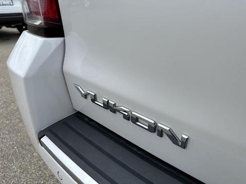 White Frost Tri-Coat 2019 GMC Yukon Denali