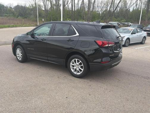 Mosaic Black Metallic 2024 Chevrolet Equinox LT