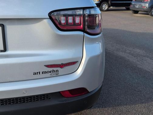 Silver Zynith 2024 Jeep Compass Trailhawk