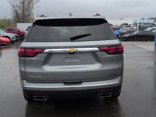 Sterling Gray Metallic 2023 Chevrolet Traverse High Country