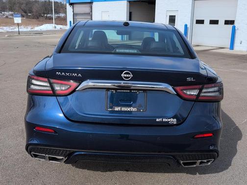 2023 Nissan Maxima 
