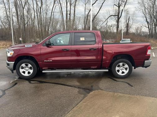 Delmonico Red Pearlcoat 2023 RAM 1500 Big Horn