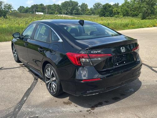 Crystal Black Pearl 2024 Honda Civic EX