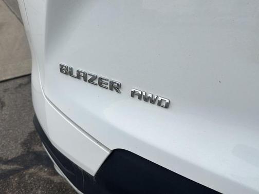 Summit White 2025 Chevrolet Blazer LT