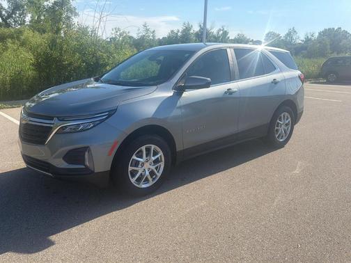 Sterling Gray Metallic 2024 Chevrolet Equinox LT