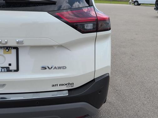 White 2023 Nissan Rogue SV