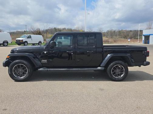 Black 2021 Jeep Gladiator Overland