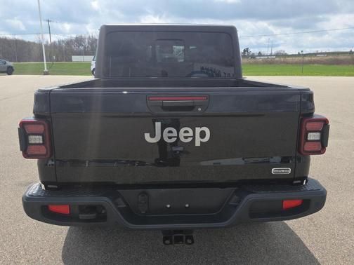 Black 2021 Jeep Gladiator Overland