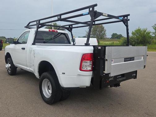 Bright White Clearcoat 2022 RAM 3500 Tradesman