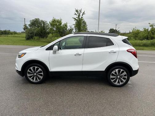 Summit White 2018 Buick Encore Preferred II