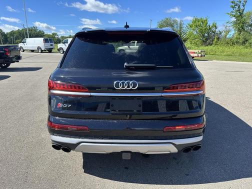 Orca Black Metallic 2021 Audi SQ7 4.0T Premium Plus