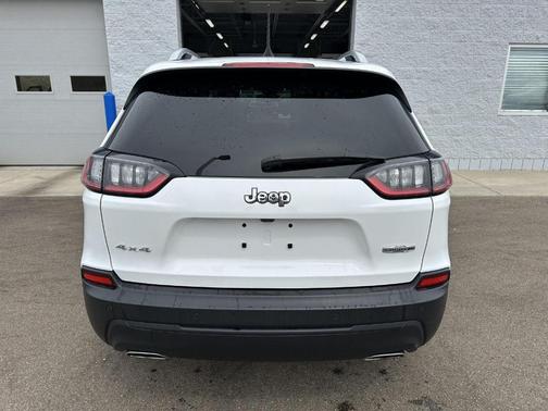 Bright White Clearcoat 2021 Jeep Cherokee Latitude Lux