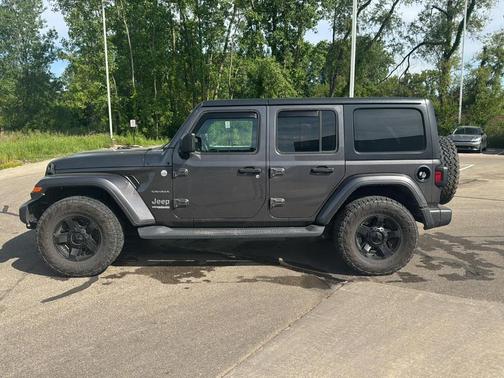 Granite Crystal Metallic 2018 Jeep Wrangler Unlimited Sahara