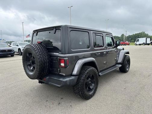 Granite Crystal Metallic 2018 Jeep Wrangler Unlimited Sahara