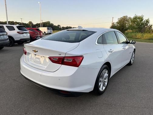 Summit White 2024 Chevrolet Malibu LT