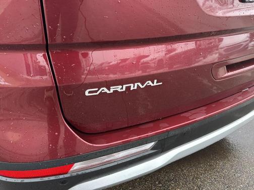 2023 Kia Carnival LX