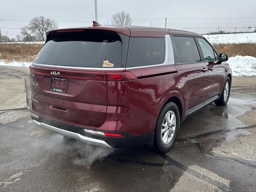 2023 Kia Carnival LX