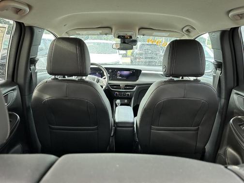 Summit White 2025 Buick Encore GX Preferred