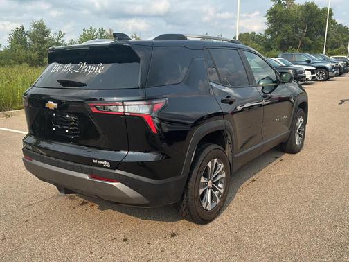 Mosaic Black Metallic 2025 Chevrolet Equinox LT