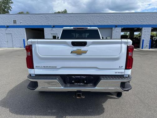 Summit White 2024 Chevrolet Silverado 3500 LT