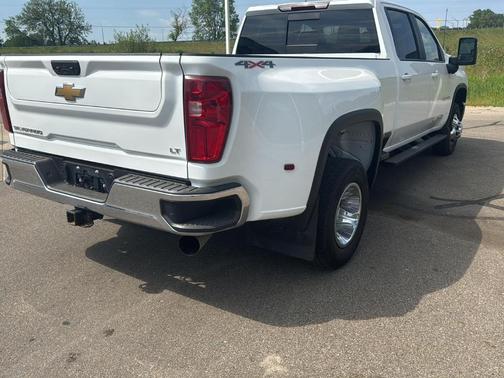 Summit White 2024 Chevrolet Silverado 3500 LT