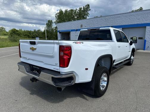Summit White 2024 Chevrolet Silverado 3500 LT