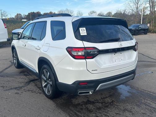 Platinum White Pearl 2024 Honda Pilot Elite