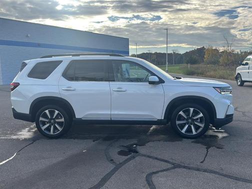 Platinum White Pearl 2024 Honda Pilot Elite