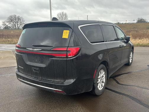 2024 Chrysler Pacifica Touring-L