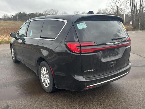 2024 Chrysler Pacifica Touring-L