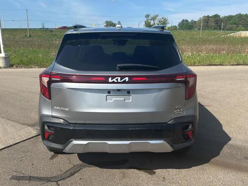 Steel Gray 2025 Kia Seltos EX