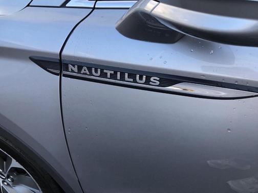 Silver Radiance Metallic 2023 Lincoln Nautilus Reserve