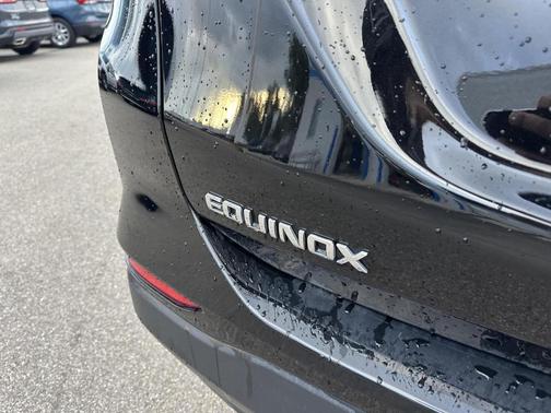 Mosaic Black Metallic 2024 Chevrolet Equinox LT