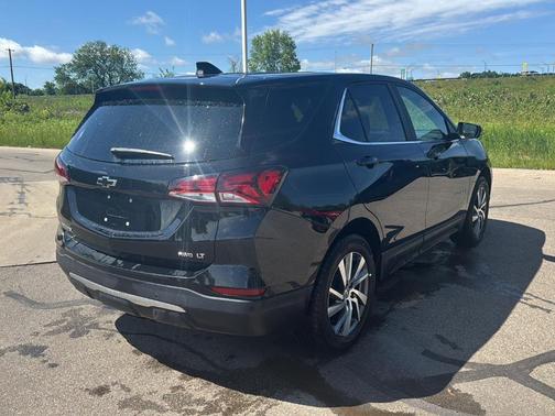 Mosaic Black Metallic 2024 Chevrolet Equinox LT