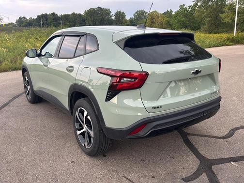 Green 2024 Chevrolet Trax 1RS