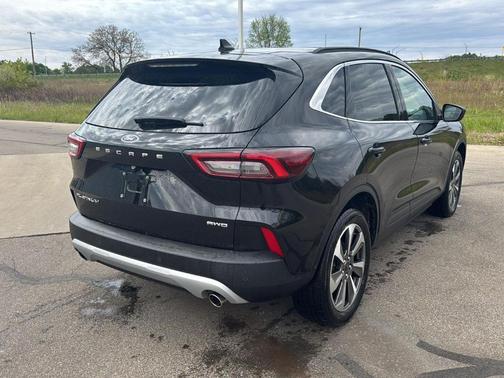 Agate Black Metallic 2025 Ford Escape Platinum