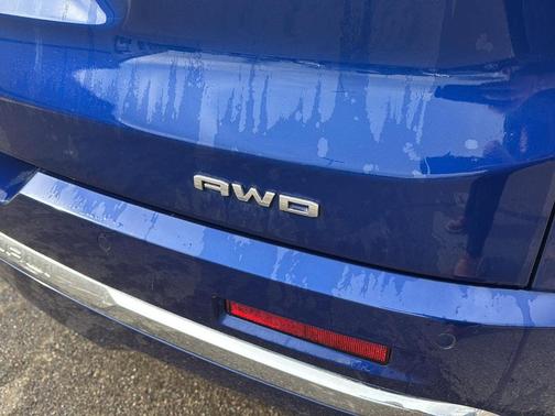 Ultra Blue Metallic 2023 GMC Acadia Denali